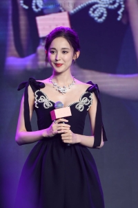 古力娜扎高清图集3000张图/51个视频/21G