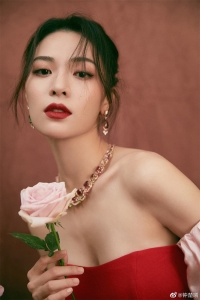 钟楚曦写真照片9张/10M（精心整理，包更新）