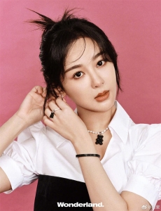 杨紫写真照片9张/7M（精心整理，包更新）