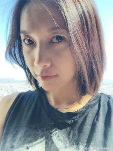 徐静蕾写真照片24张/274M（包更新）