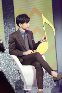 邓伦写真照片894张/5.39G（包更新）