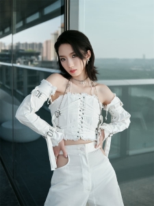 孟美岐写真照片16p/103M（精心整理，包更新）