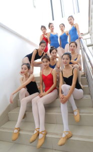 [合集]清纯学妹《大西瓜爱牙膏》全套4系合集随包视频（W系23套舞蹈生服饰），大小428G