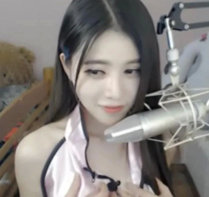 熊猫TV人气美女主播@梦竟CD的直播视频（019）